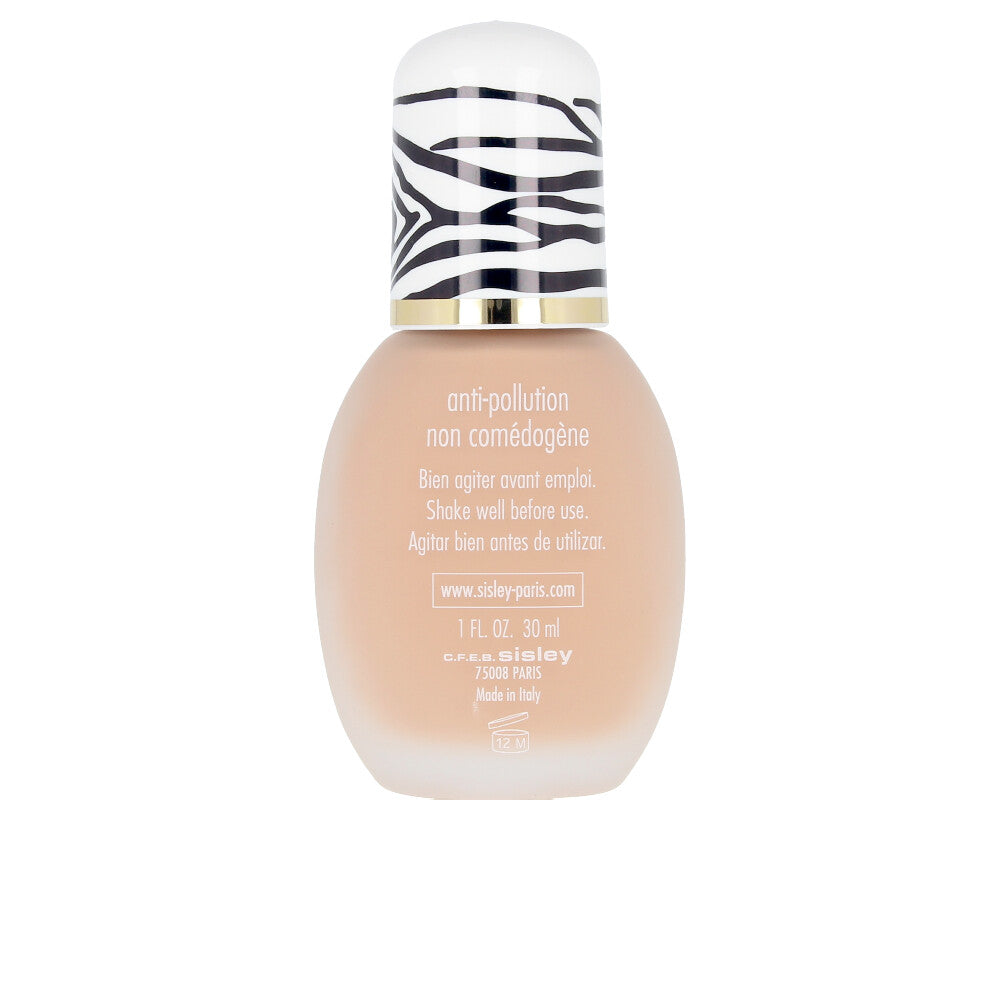 30 ml cosmetic bottle of lightweight radiant fluid foundation, shade 3C Natural