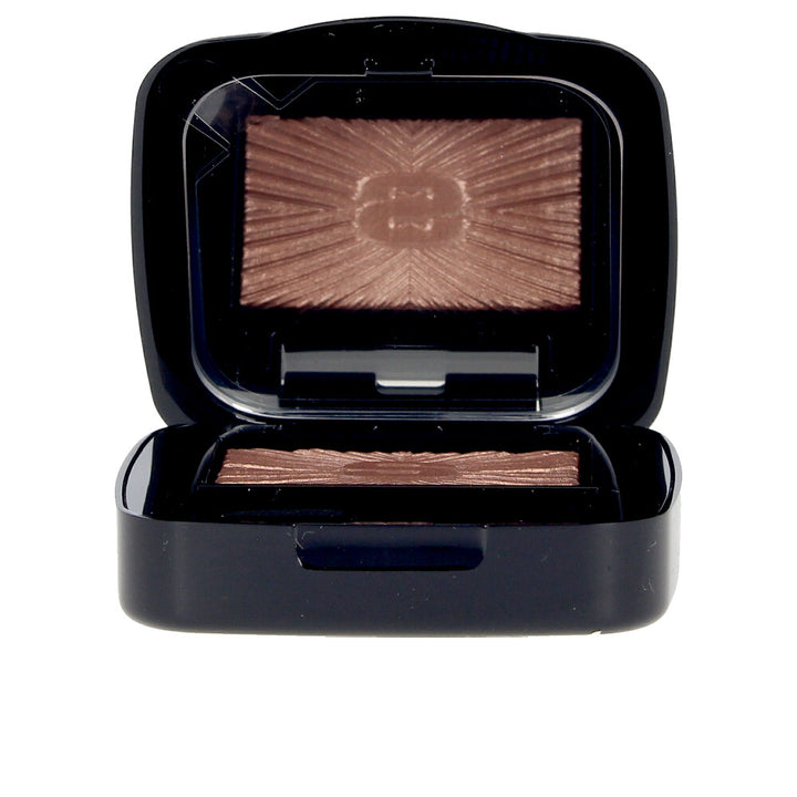 Pressed single eye shadow in sparkling topaz, 1.5 g compact, metallic finish
