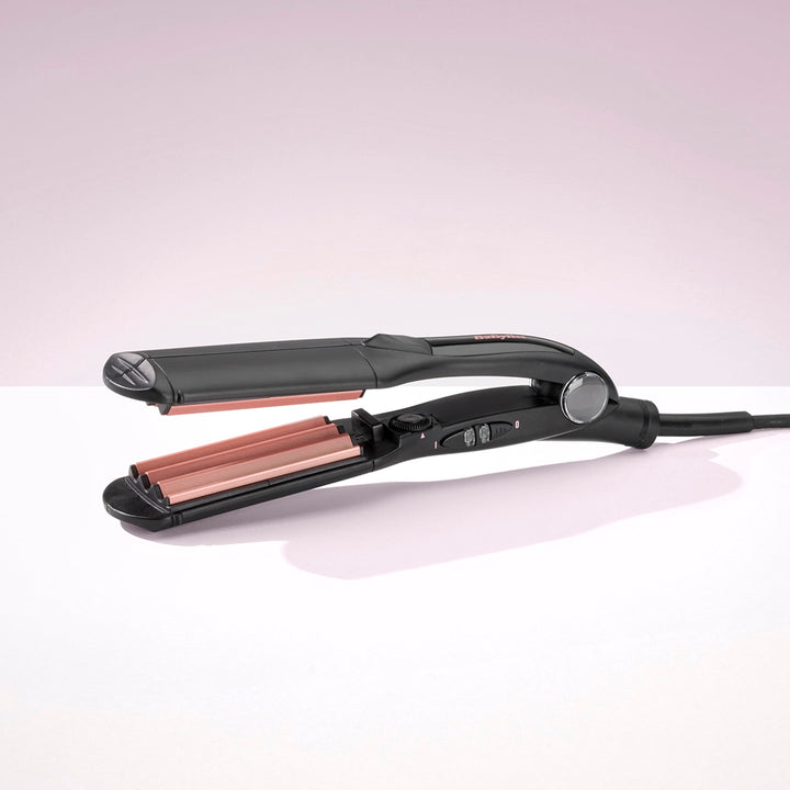 35 mm ceramic‑tourmaline hair crimper with 10 heat settings, European plug
