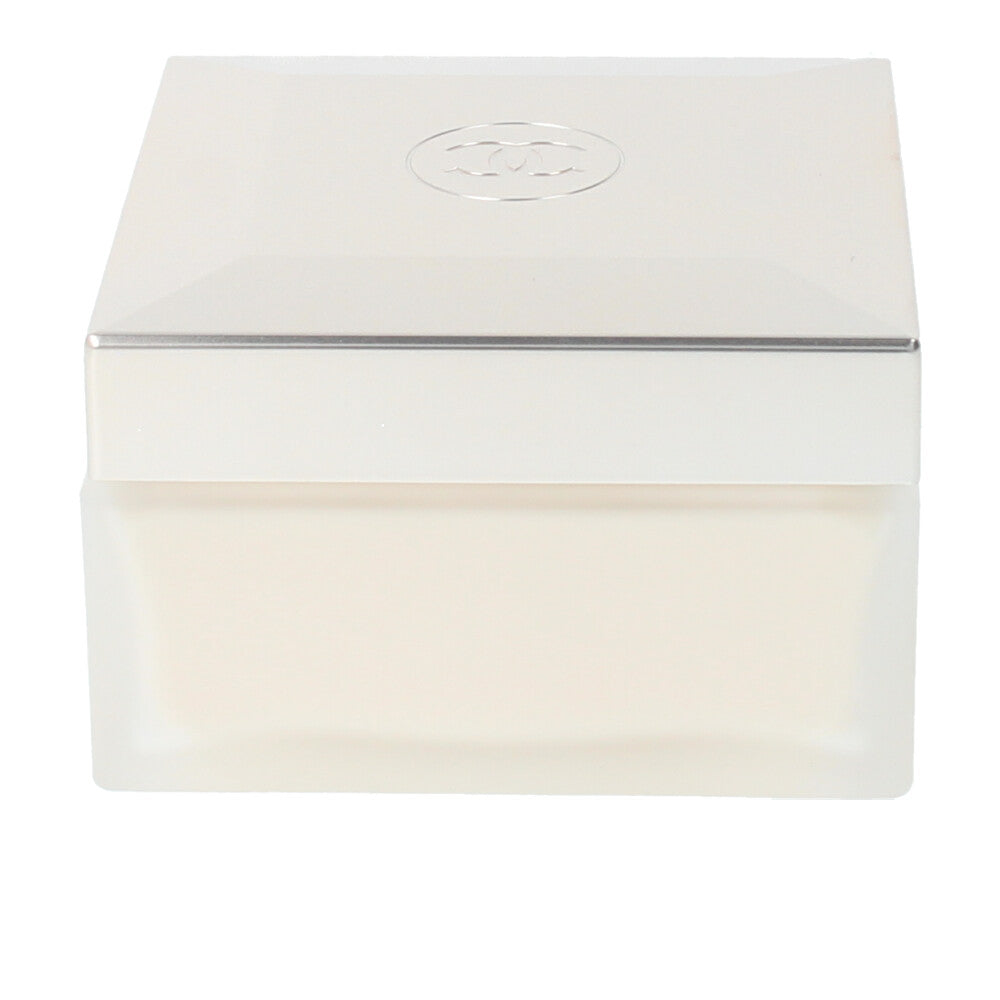 150 g floral-scented body cream jar with jasmine and cashmere notes