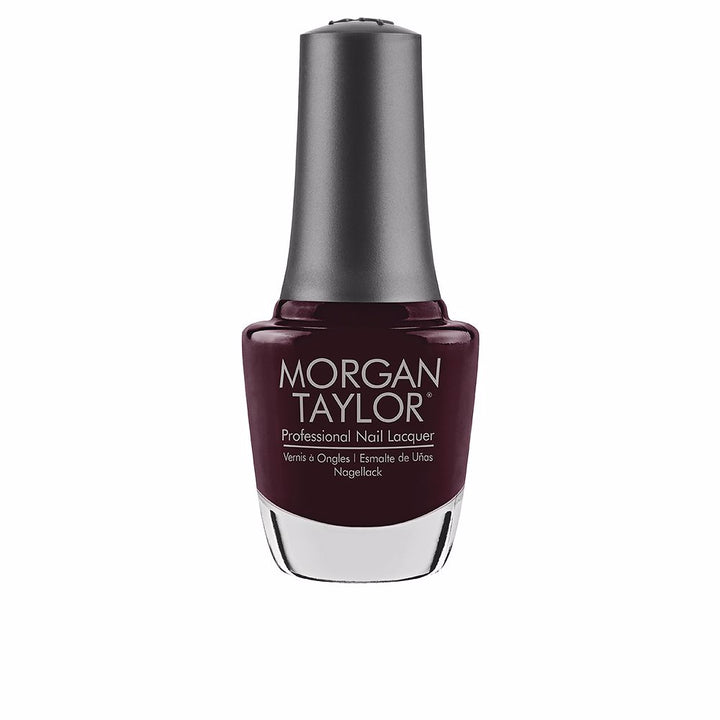 15 ml glass bottle of creamy rosy nail lacquer with curved brush, glossy finish