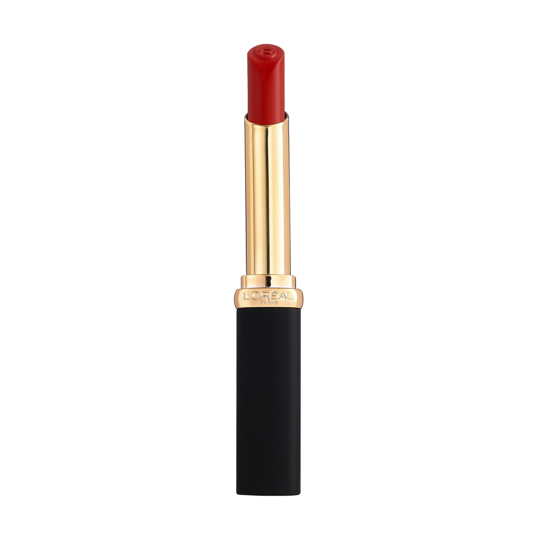 Unisex powder-matte volumising lipstick in deep red, 26 g, matte finish