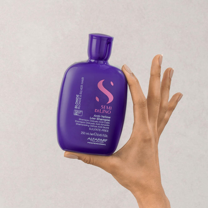 250 ml bottle of violet‑toning sulfate‑reduced shampoo for blonde and silver hair