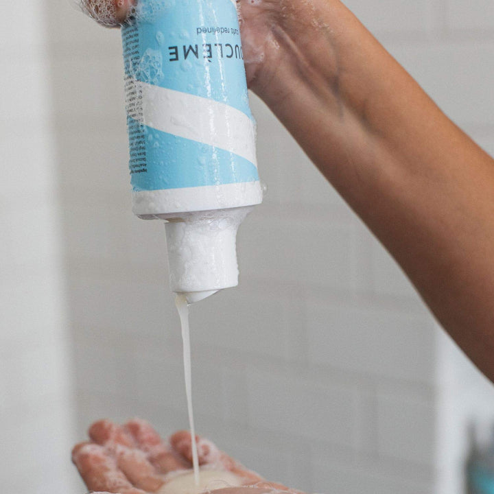 300 ml low-foam sea salt hair cleanser bottle for fine, wavy hair