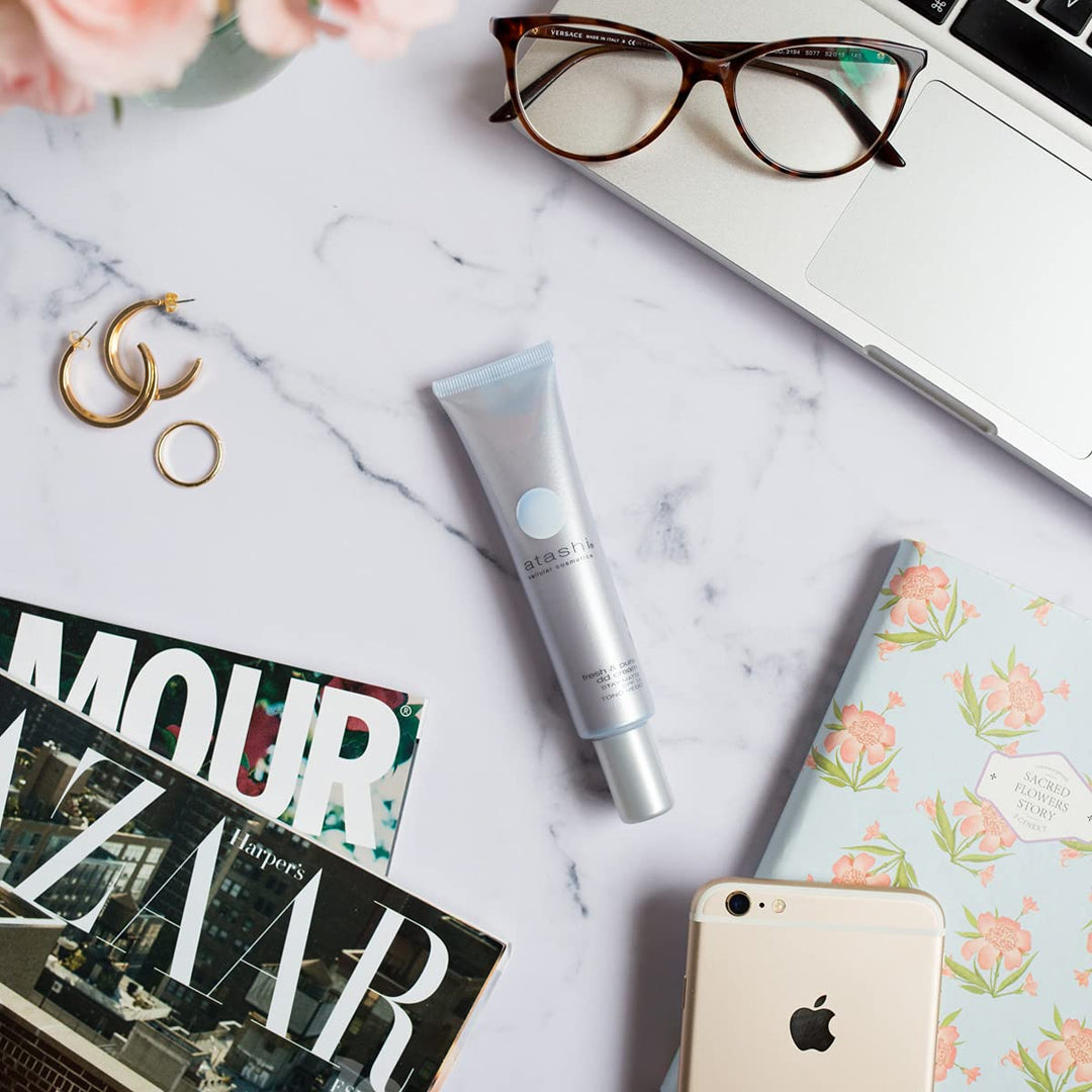 40 ml mattifying DD cream tube, light-medium shade, cream texture