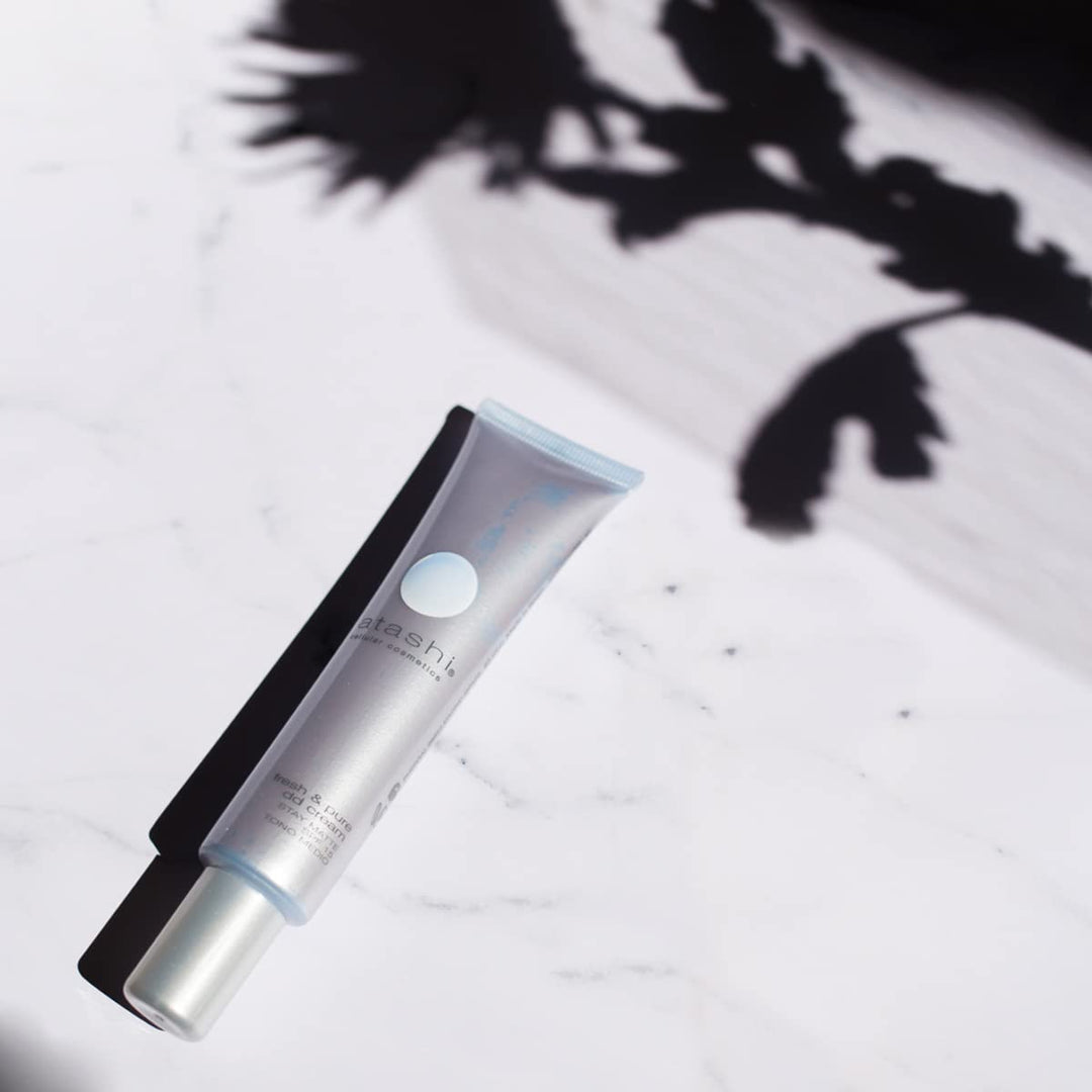40 ml mattifying DD cream tube, light-medium shade, cream texture