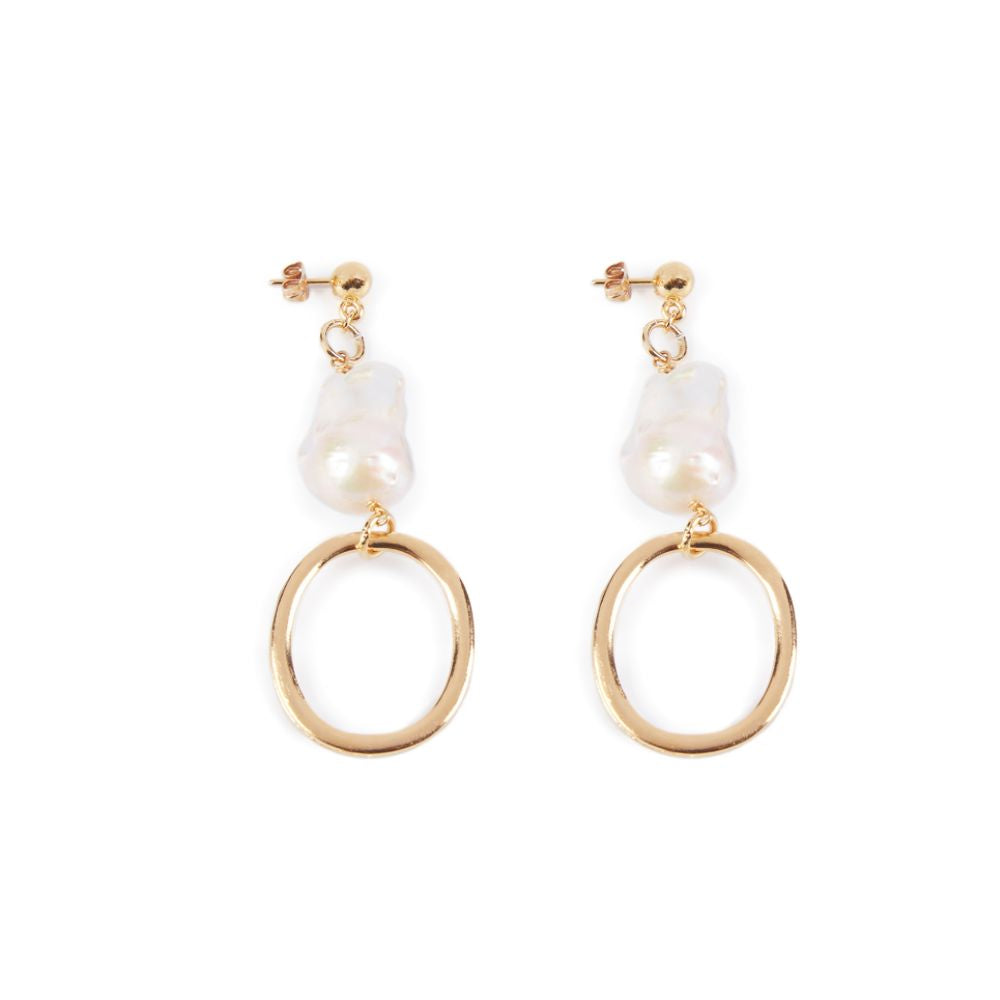Gold-plated hoop earrings with single irregular baroque pearls, long drop style