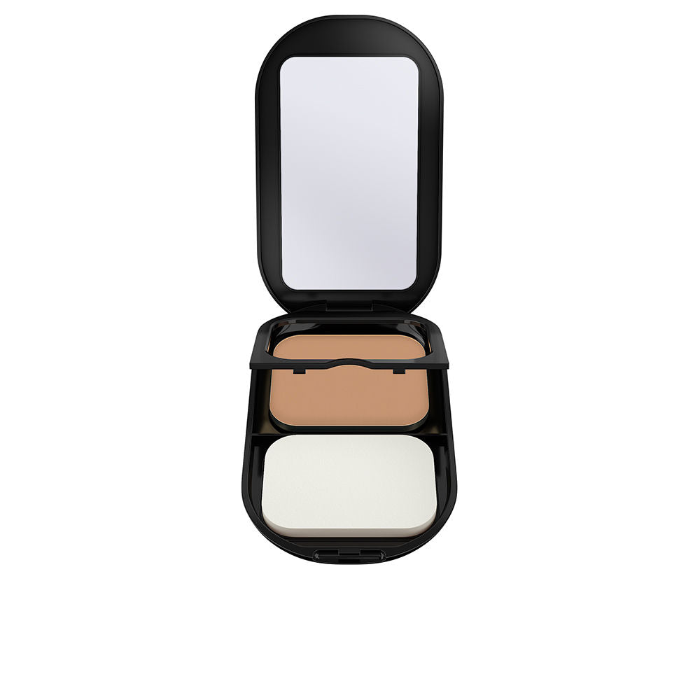 Compact refillable satin powder foundation in ivory shade, 10 g, SPF 20