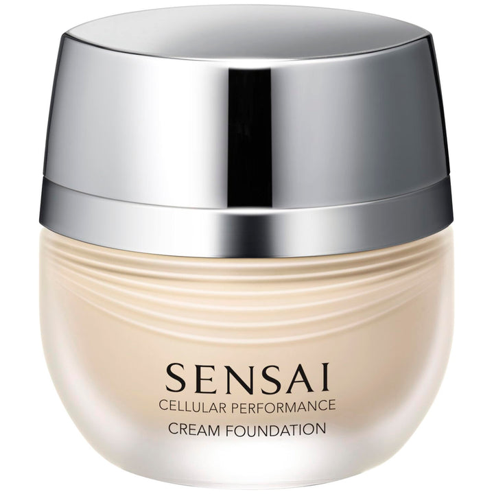 30 ml bottle of creamy SPF 15 liquid foundation, shade CF20 Vanilla Beige