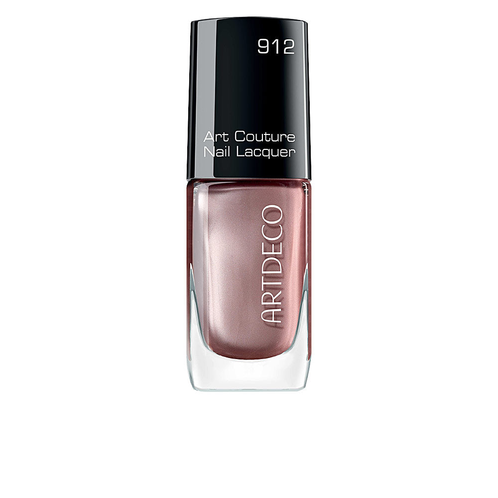 Small 10 ml high‑gloss nail lacquer bottle in English Lady red with flat application brush
