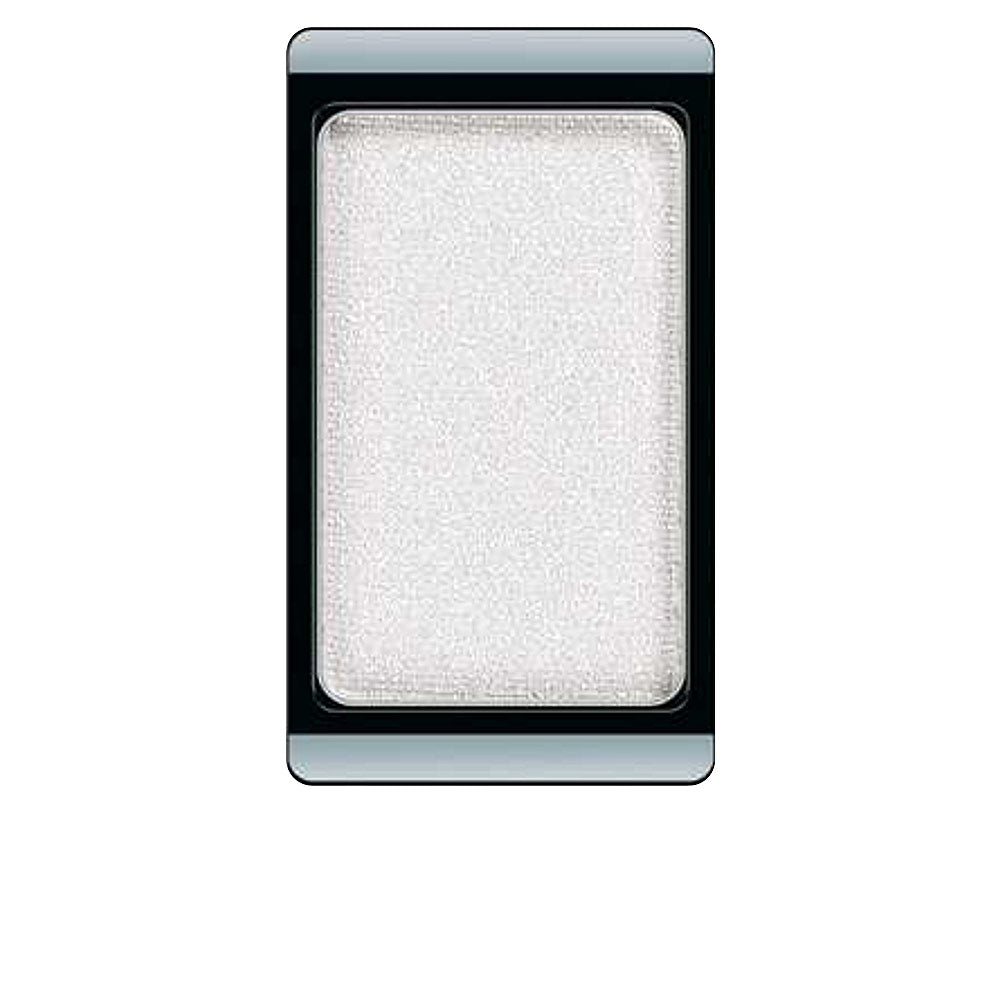 Compact pearly white pressed eyeshadow pan, 0.8 g, refillable packaging
